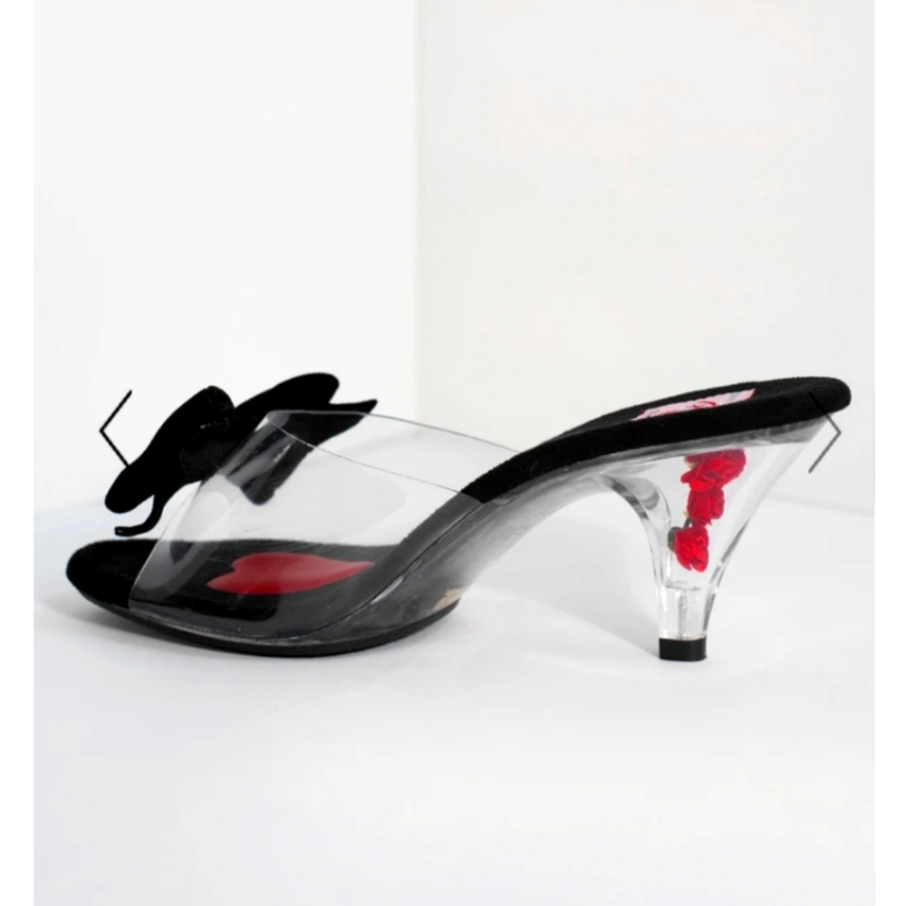 Peep toe poly heelsw with envlosed flowers
